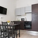 2 Pleasant Flats - Perfect For Long Stays