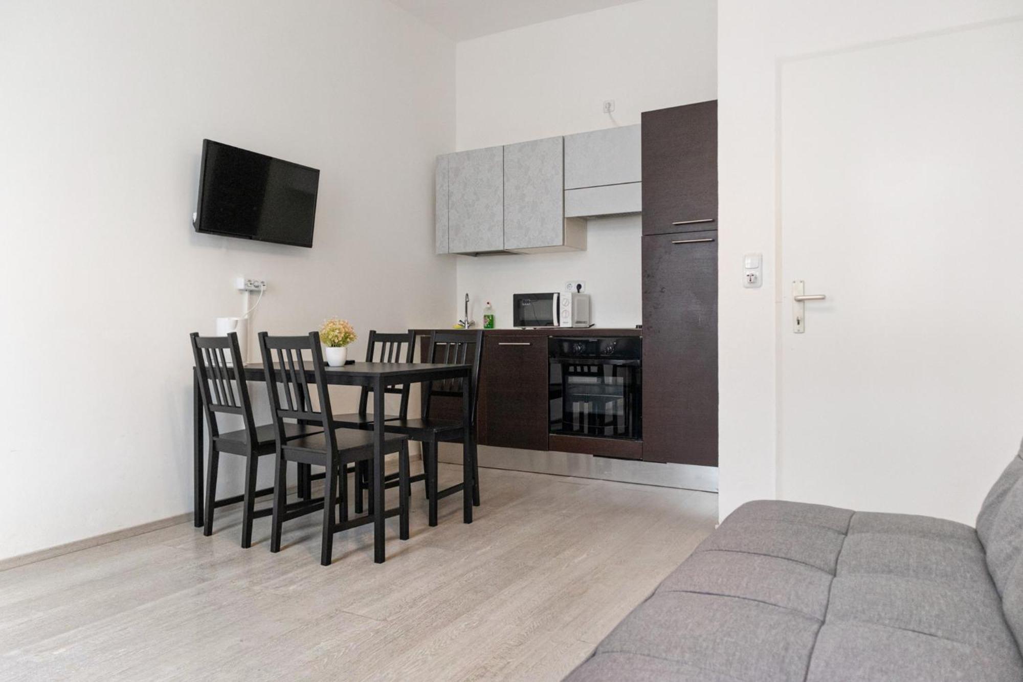2 Pleasant Flats - Perfect For Long Apartment *