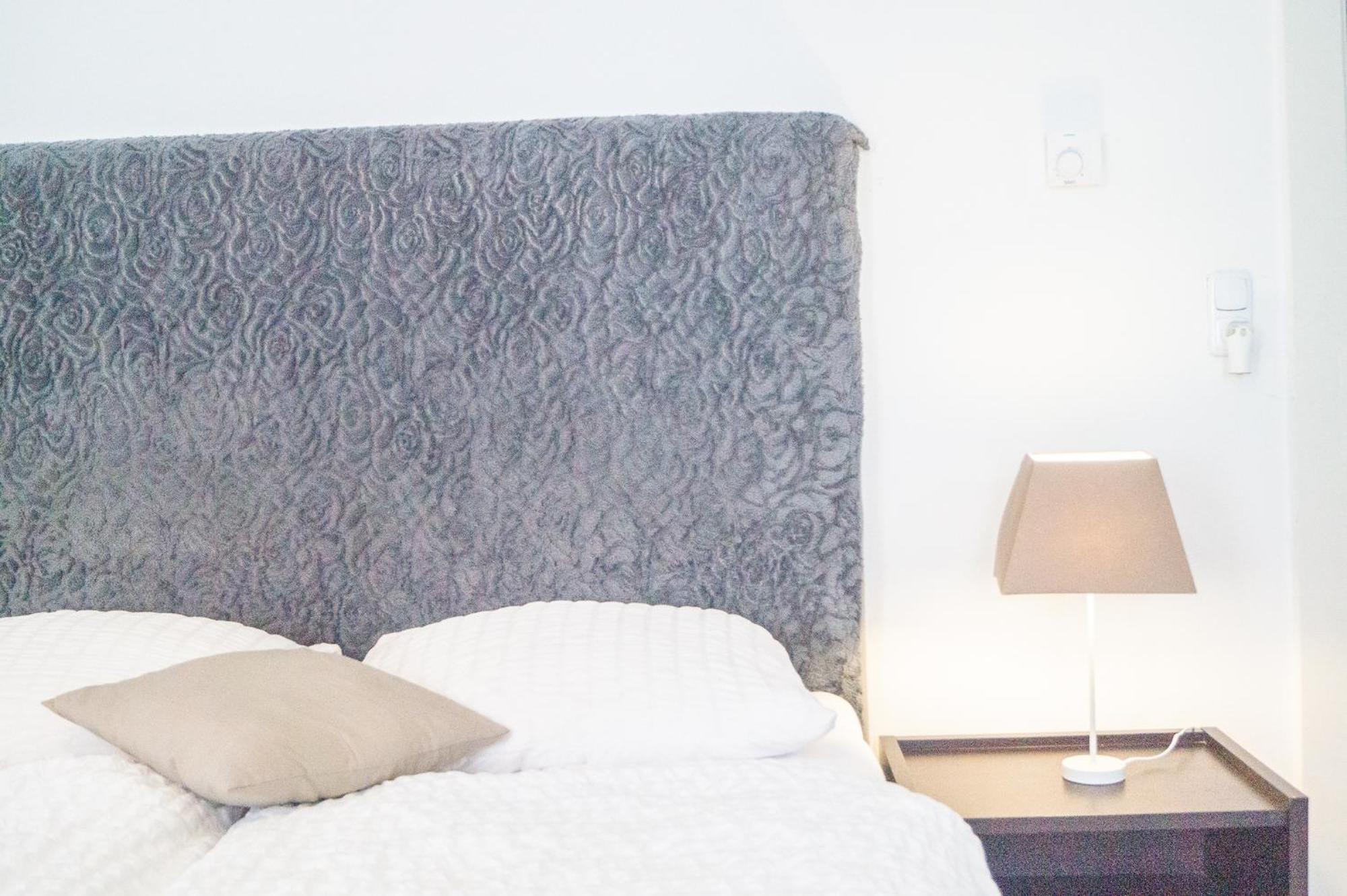 2 Pleasant Flats - Perfect For Long Wien