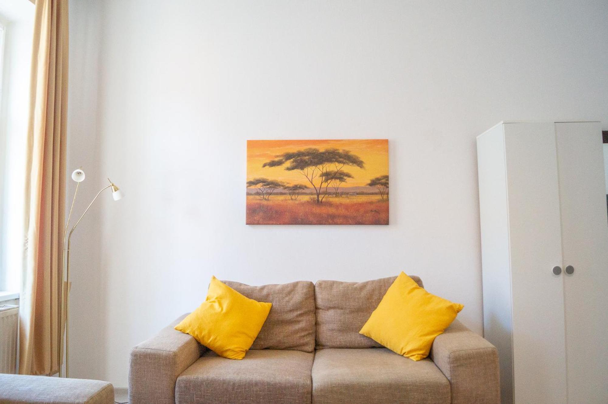 2 Pleasant Flats - Perfect For Long Apartment *